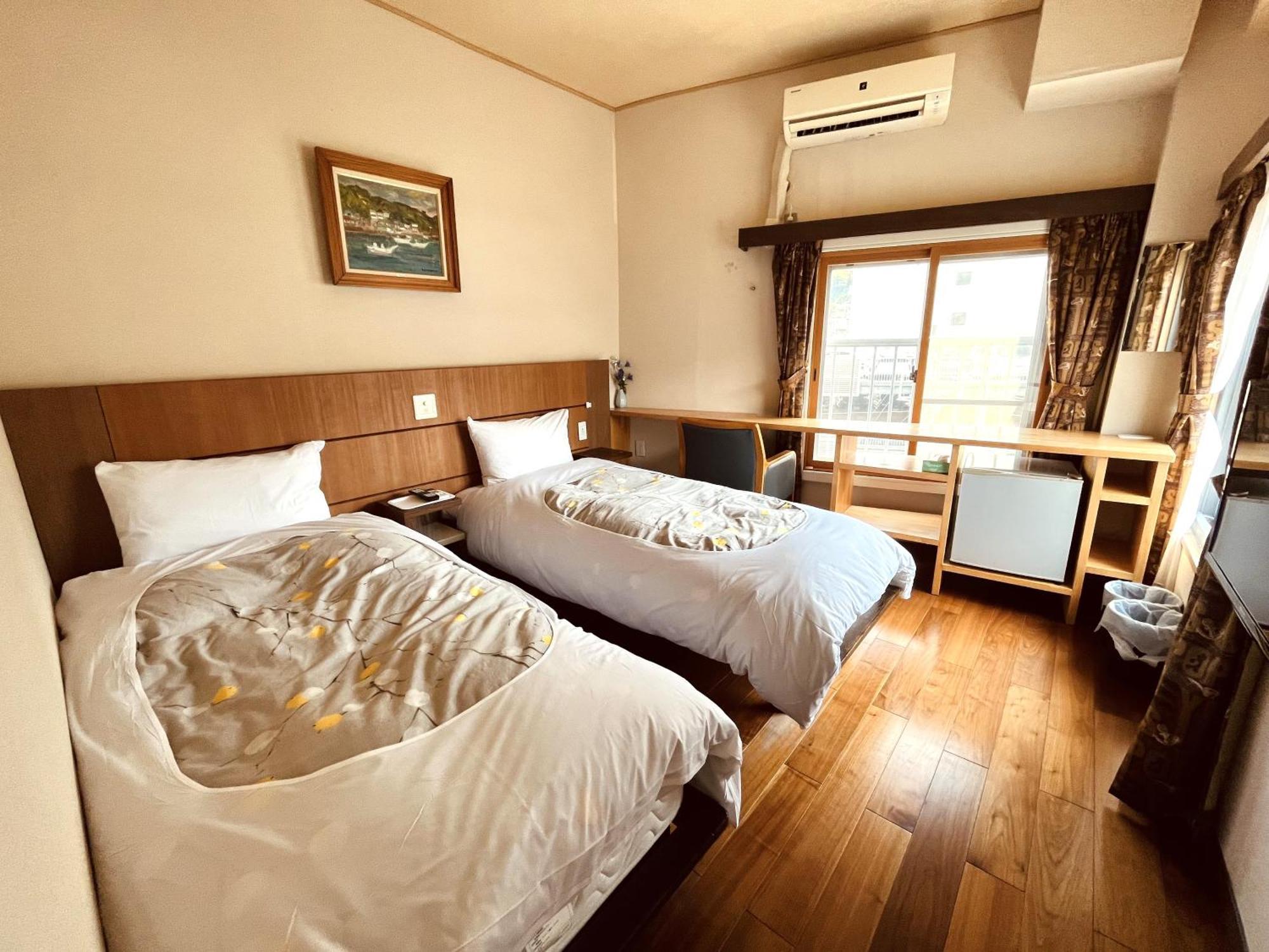 Izu-No-Umi Hotel Atami  Buitenkant foto